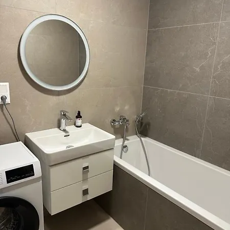 Daire 2 In Downtown,free Parking,late Check-out,big Balcony