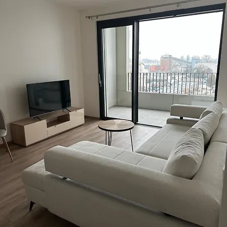 2 In Downtown,free Parking,late Check-out,big Balcony * Bratislava